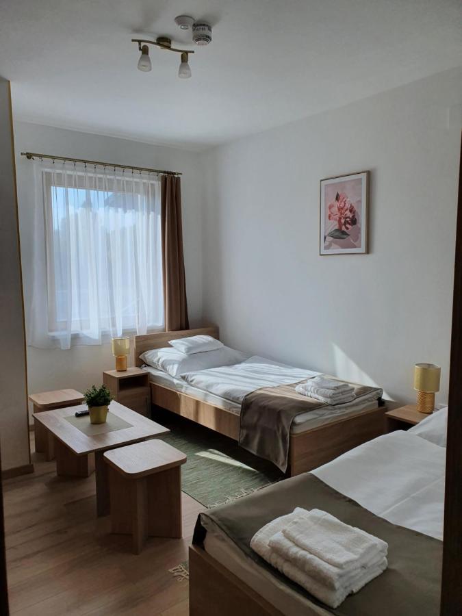 Platina Panzio*** Bed & Breakfast Ujhartyan Bagian luar foto