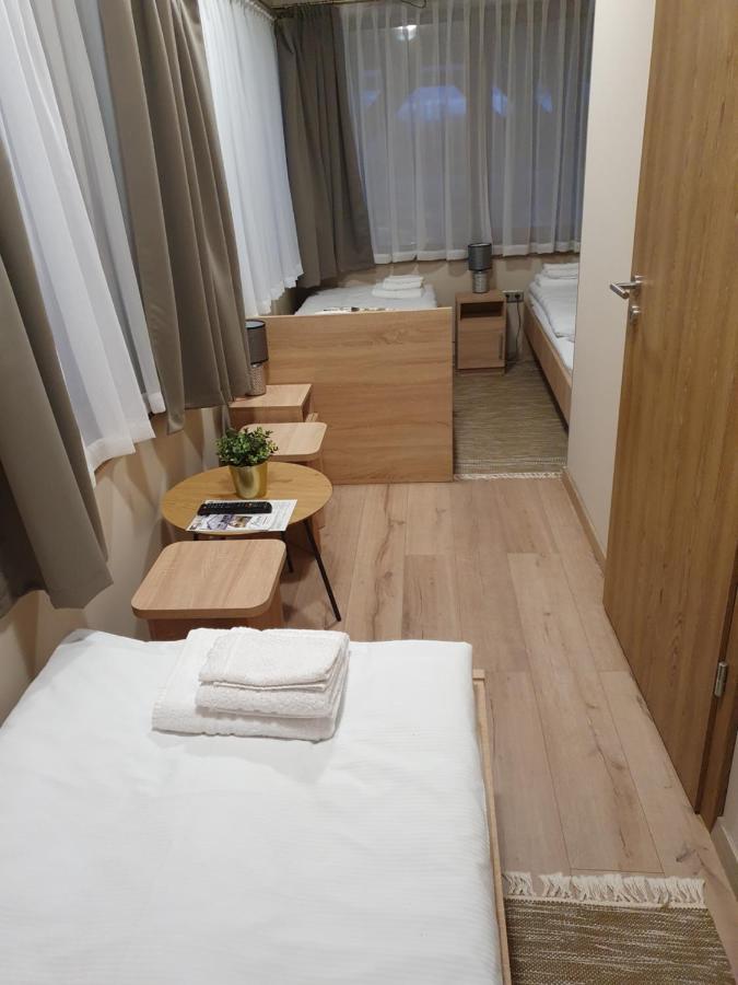 Platina Panzio*** Bed & Breakfast Ujhartyan Bagian luar foto