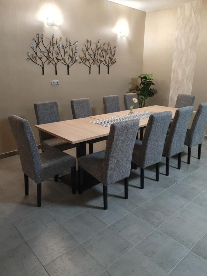 Platina Panzio*** Bed & Breakfast Ujhartyan Bagian luar foto