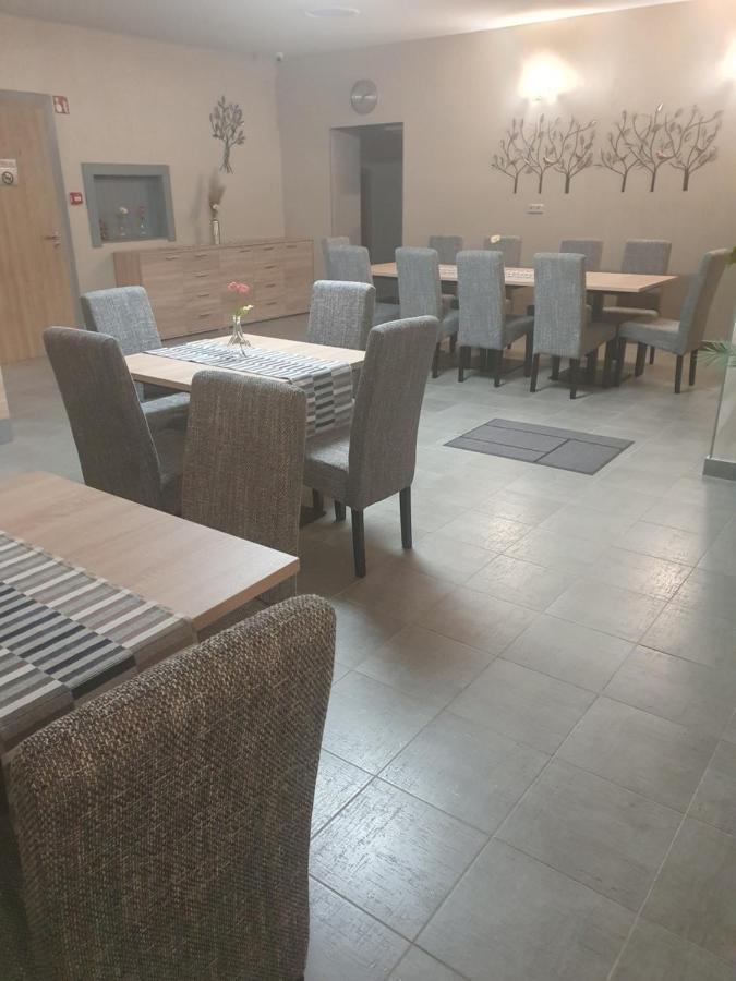 Platina Panzio*** Bed & Breakfast Ujhartyan Bagian luar foto